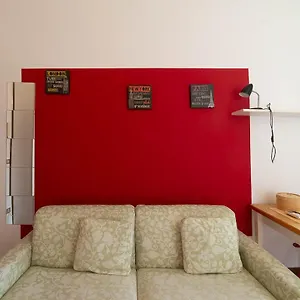 Hbhall Navigli 21 , Milan Italie